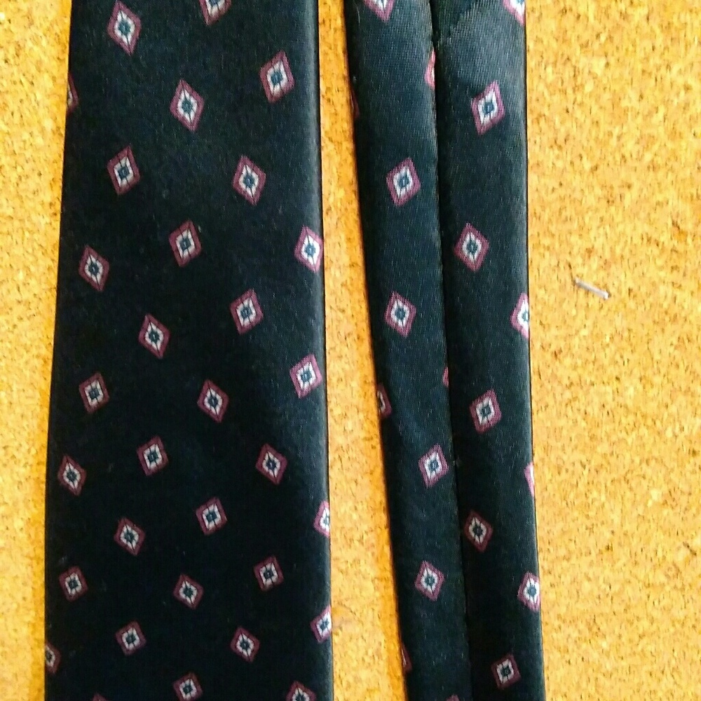 Tie - Picture 2 of 4